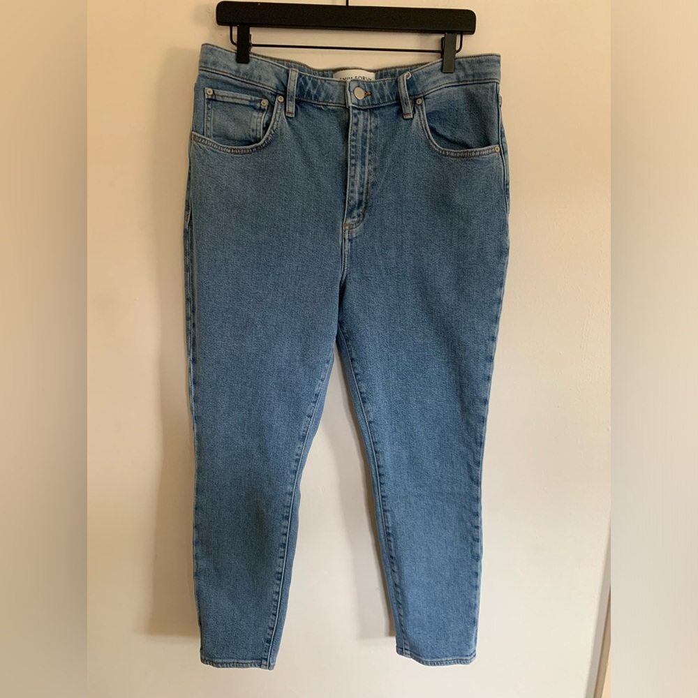 Aritzia Denim Forum Straight Leg Jeans in Light Blue Denim Size 32